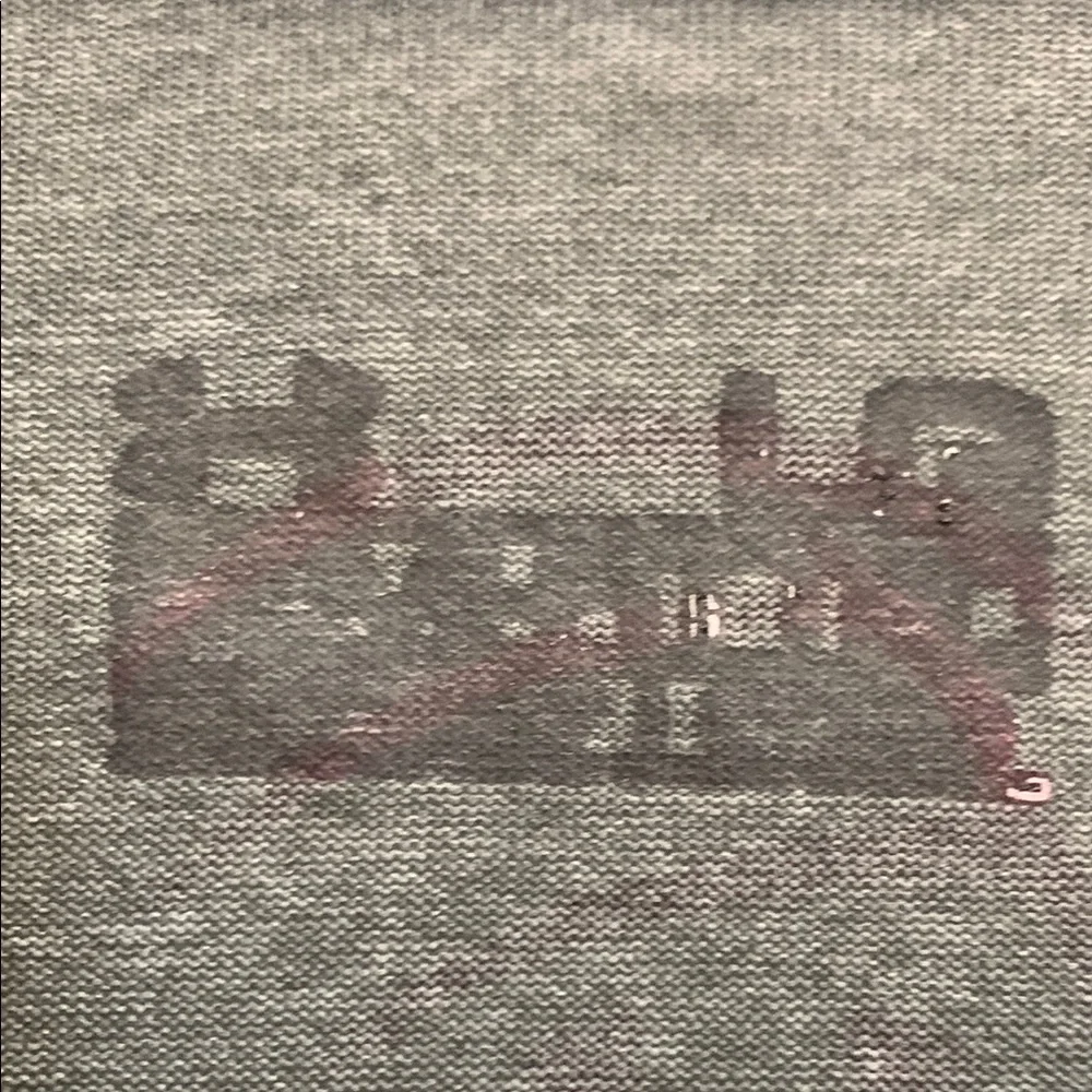 3/$20✨ Under Armour Heat Gear Gray Graphic Short Sleeve Tee - Picture 4 of 8
